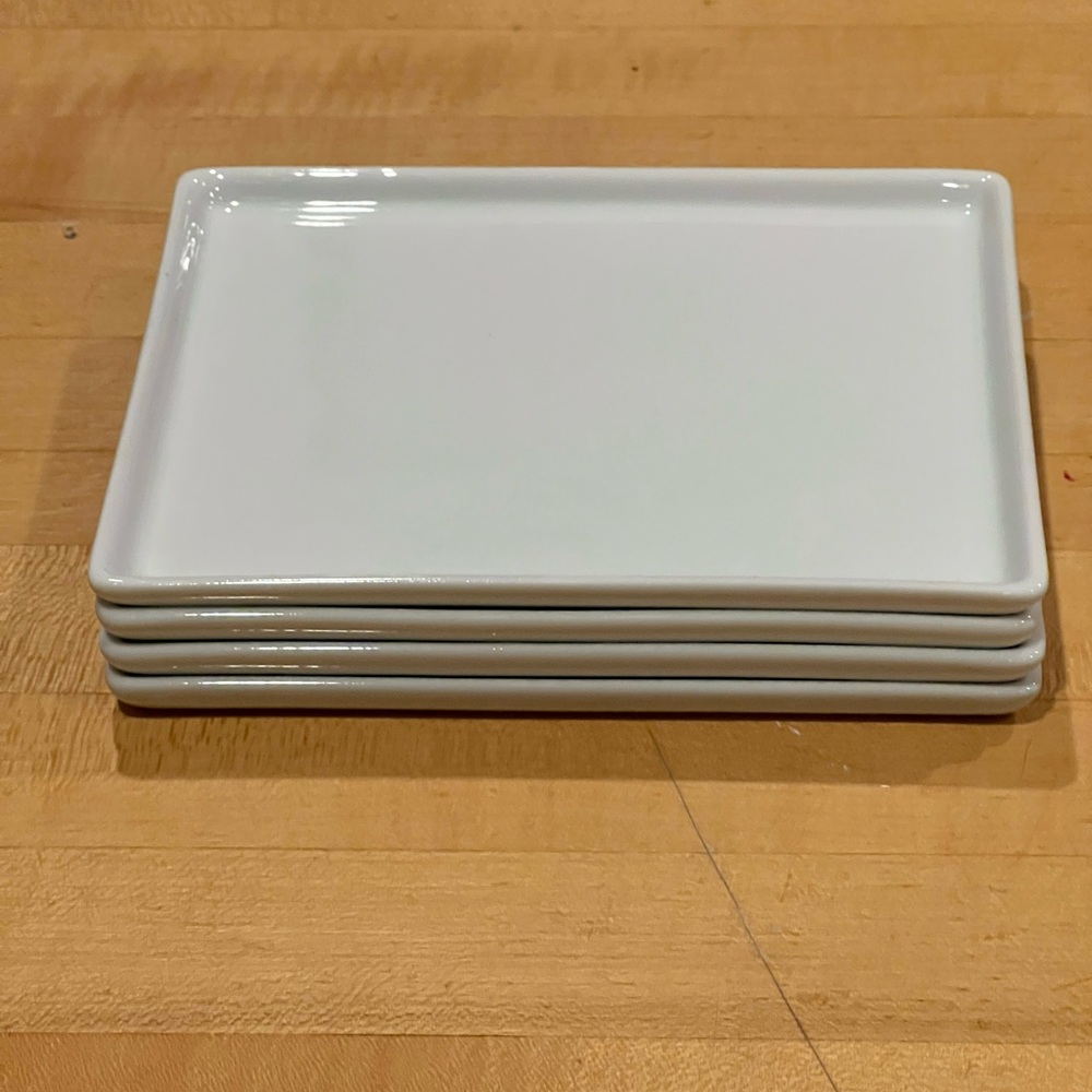 Set of 4 CB2 OLIVER Appetizer Plates, Plain White - Picture 4 of 6